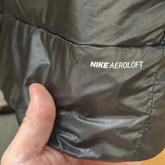 Men’s New Nike Aeroloft jacket - sz lg - black with 3m insignia.
Asking $200 obo - Picture 3 of 6